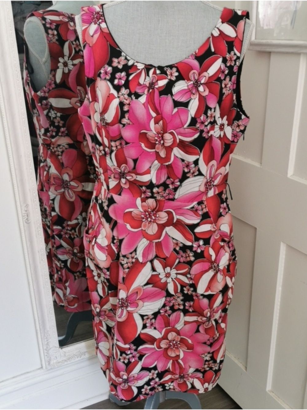 Laura Pink and Black Careerwear Cottagecore Floral Midi Dress/pockets. 14